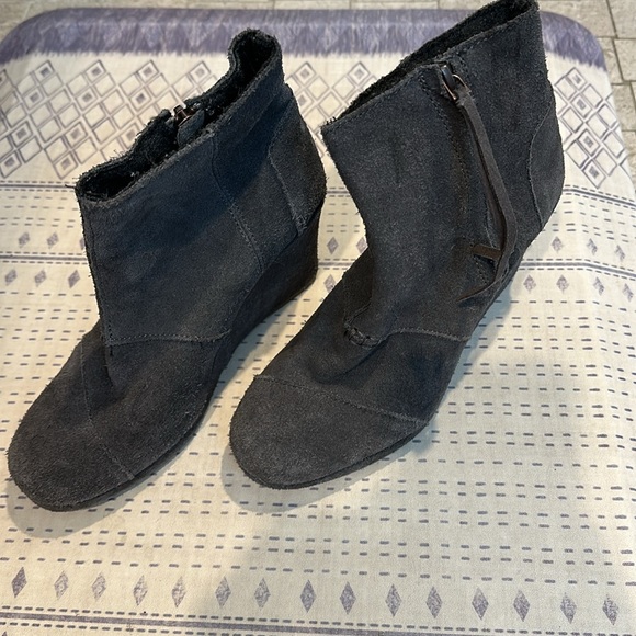 Tom’s Wedges - Picture 3 of 5